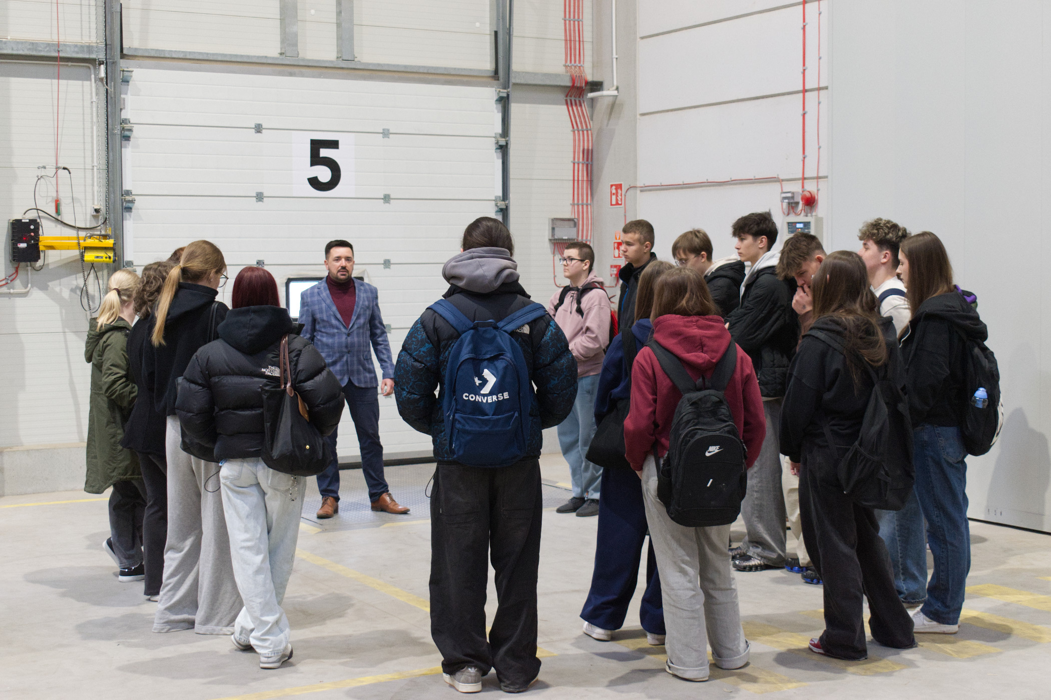 Handlowcy i Logistycy ze Staszica z wizytą w MAGMASTER